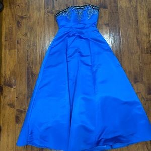 Blue Faviana Prom Dress size 12. Like new.